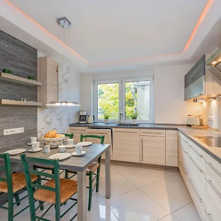 公寓 Ost - Simone *